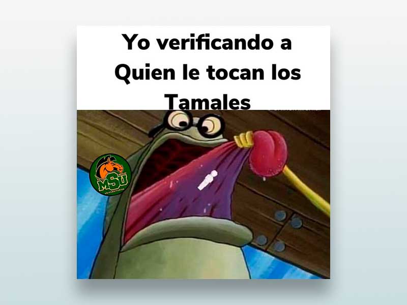 Yo verificando a quienes les tocan los tamales